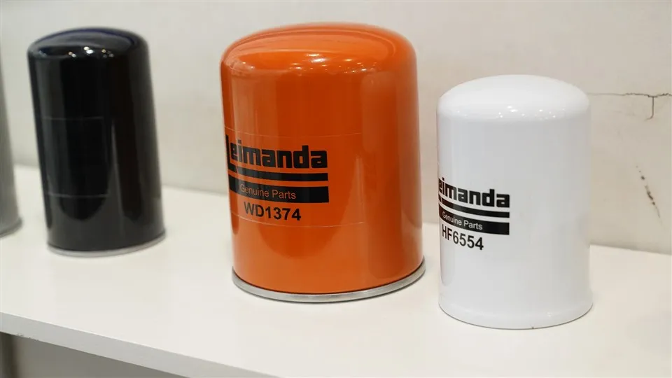 Pravý Cummins Fleetguard AS2474/AS2500/AS2518/4931691